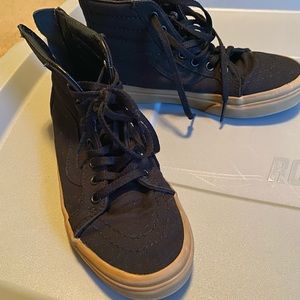 Boys Like New Black Vans